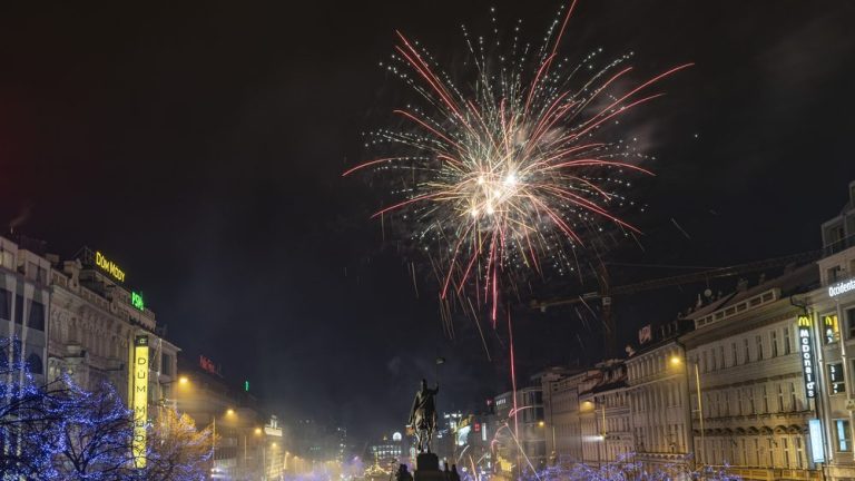 ohnostroj vaclavske namesti edited