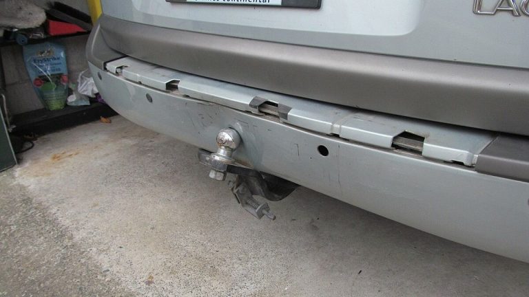 Pozor: Za tažné zařízení na autě hrozí tučná pokuta. 90 % řidičů o tom vůbec neví, doplácí na to dnes a denně 1 tazne zarizeni koule auto
