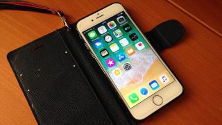 Máte doma aspoň jeden starý telefon? Za žádných okolností ho nevyhazujte, firmy vám za něj dají na ruku tisíce korun