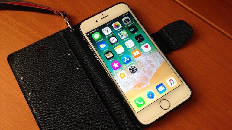 Oblíbená služba zdražuje až o 30 %. Zákazníci se nestačí divit. Nikdo jim o tom neřekl a teď musí platit 1 iphone telefon mobil