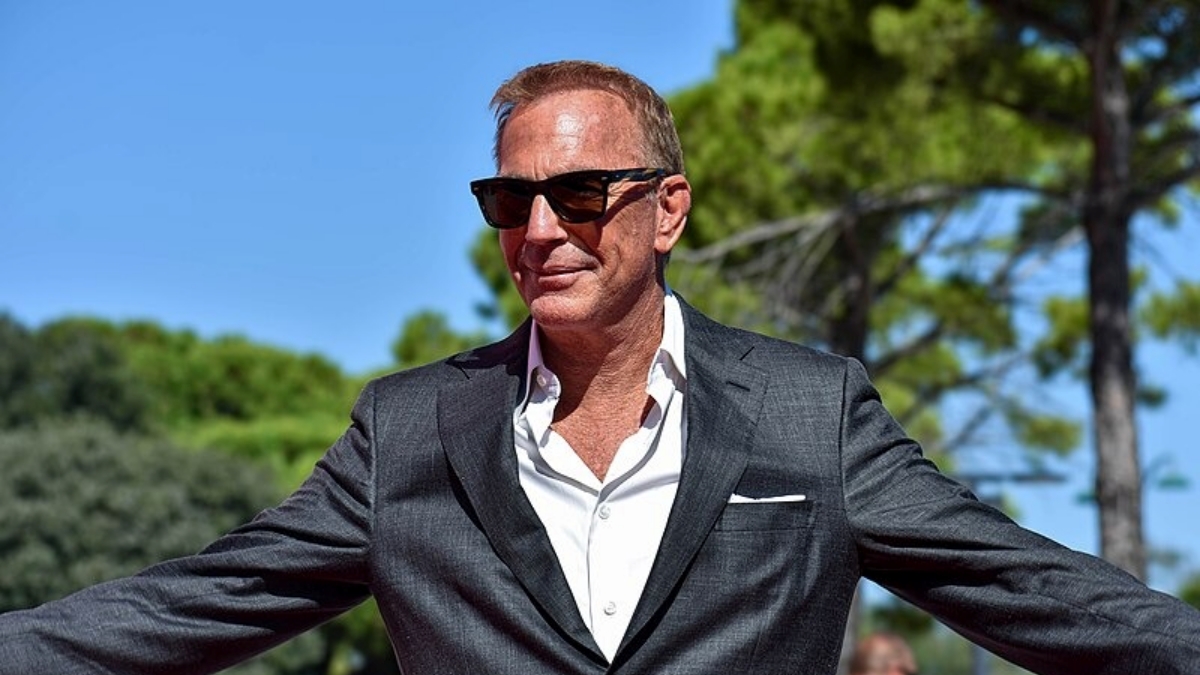 Kevin Costner oslavil 70. narozeniny. Stále je to fešák, dokonce prý randí s Jennifer Lopez