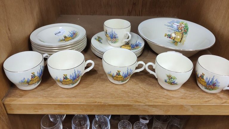 Nemáte doma náhodou nádobí po babičce? Kdysi stálo jen pár korun, dnes má hodnotu desetitisíců 1 nadobi porcelan talire