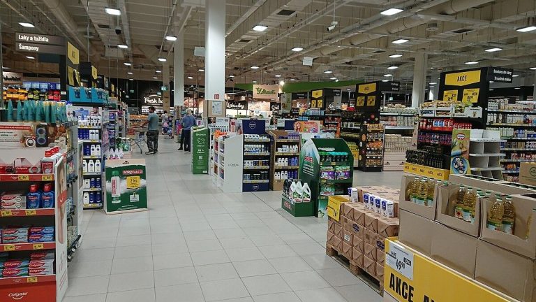 Velké supermarkety budou jeden den kompletně zavřené. Raději si tento den napište do kalendáře, ať pak nejste překvapeni 1 obchod supermarket nakupovani