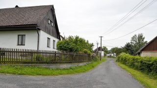Právě se dá koupit celý dům za 25 korun. Z nabídky rychle mizí. Kdo dřív přijde, ten dřív bere
