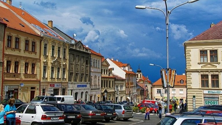 Praha? Kdepak. Toto je nejkrásnější město nejen v Česku, ale také v Evropě. Už jste v něm byli? 1 kutna hora namesti