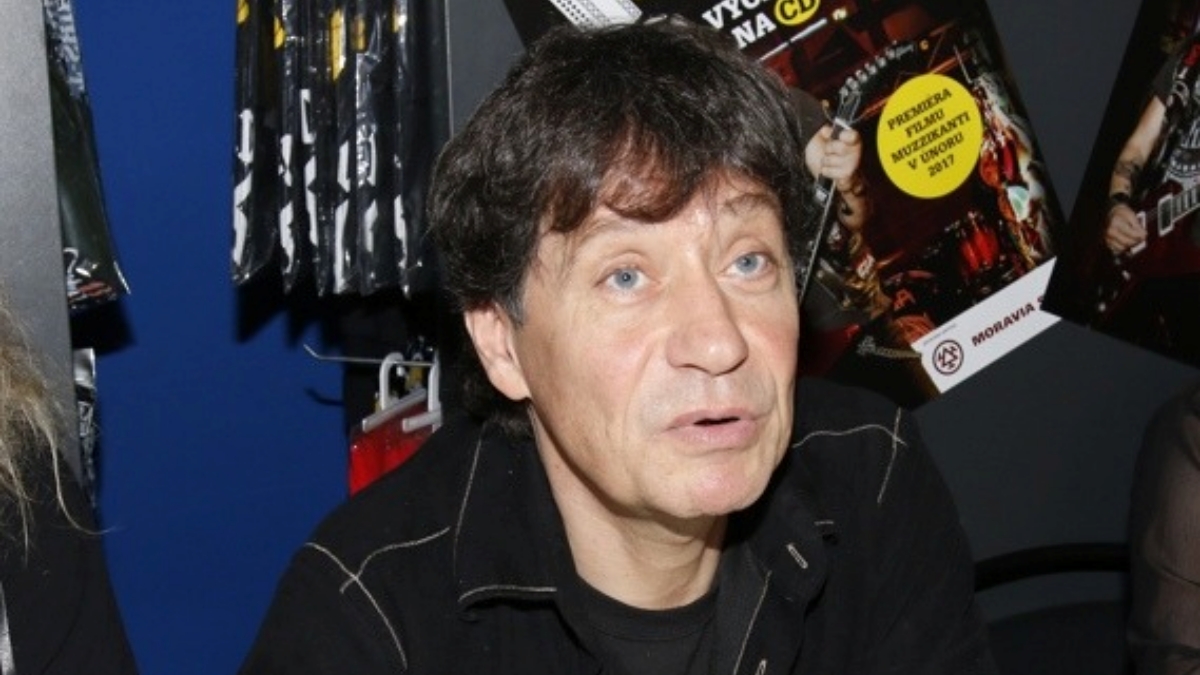 Osud se s Pavlem Křížem nemazlil. Prožil silné období smutku, štěstí do jeho života nakonec přinesla o 15 let mladší žena