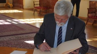 Jak žije prezident Petr Pavel? Bydlí ve skromném domku, sousedé ho zbožňují