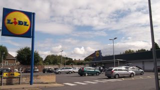 Lidl, Ikea a další zavádí placené parkování. Dejte si pozor, příště vás může nákup vyjít mnohem dráž