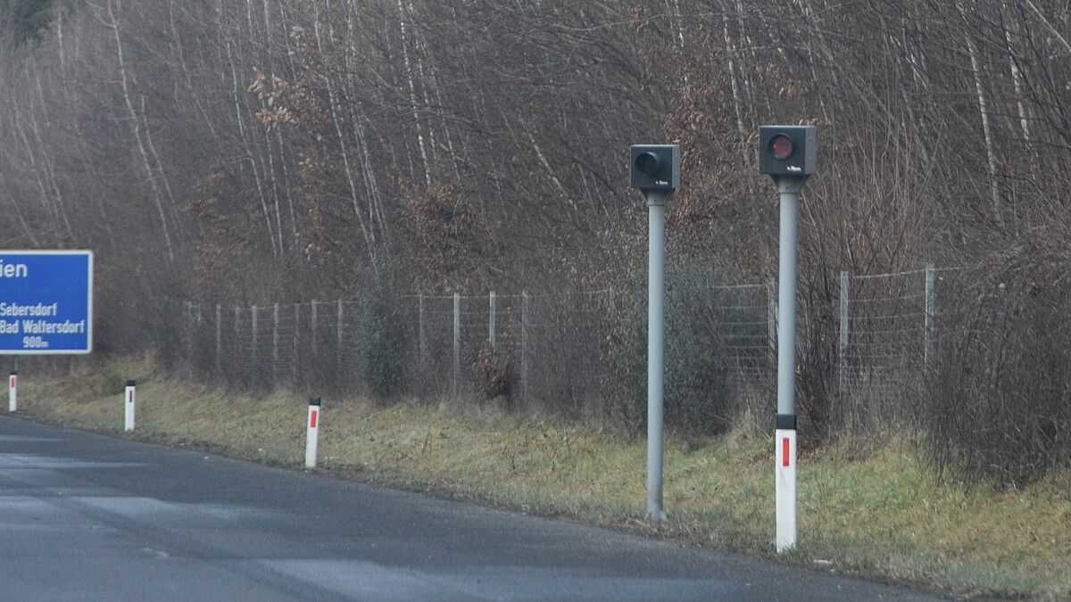 Za překročení rychlosti o 1 km/h vám může přijít masivní pokuta. Mnoho řidičů o tom neví, a pak na to doplácí
