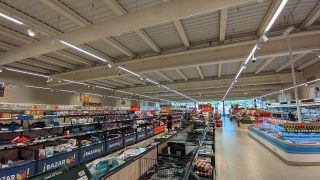 Častá chyba Čechů, kvůli které pak dostávají vynadáno od pokladních. „Kdo to neumí, neměl by mít právo nakupovat,“ zuří prodavačka