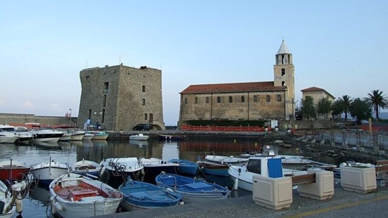 vesnicka italie acciaroli