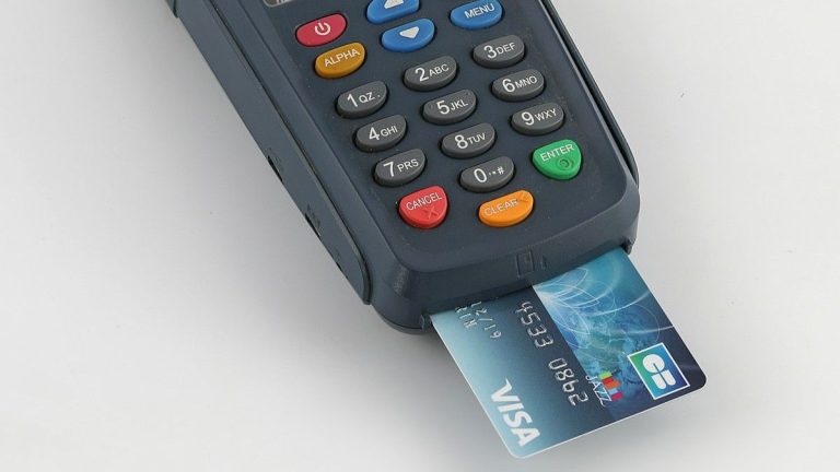 Pokud máte tento typ PIN kódu, okamžitě ho změňte, jinak jste pro zloděje snadnou obětí. Banky už vydaly varování 1 pin kod platebni karta terminal
