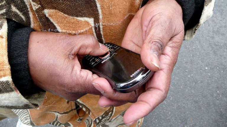 Zákazníci T-Mobile mají důvod k radosti. Oblíbená služba teď bude úplně zdarma 1 sms mobil telefon
