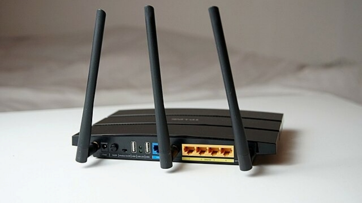 Máte doma Wi-Fi router od této značky? Stal se terčem hackerů, mohou vás okrást o důležitá data i peníze