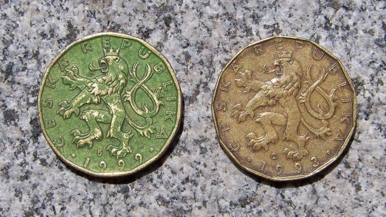 20 Kč mince v hodnotě přes 100 000 korun: Vzácná mince se dá poznat velmi snadno. Má totiž chybnou ražbu 1 mince 20 kc