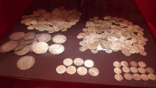Nemáte v peněžence jednu z těchto mincí? Určitě s nimi nikde neplaťte. Jen jedna z nich stojí i 600 000 korun