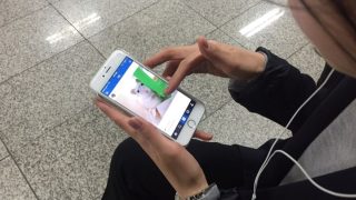 Roční poplatek za používání mobilní telefonu: Jde o neuvěřitelných 217 000 korun