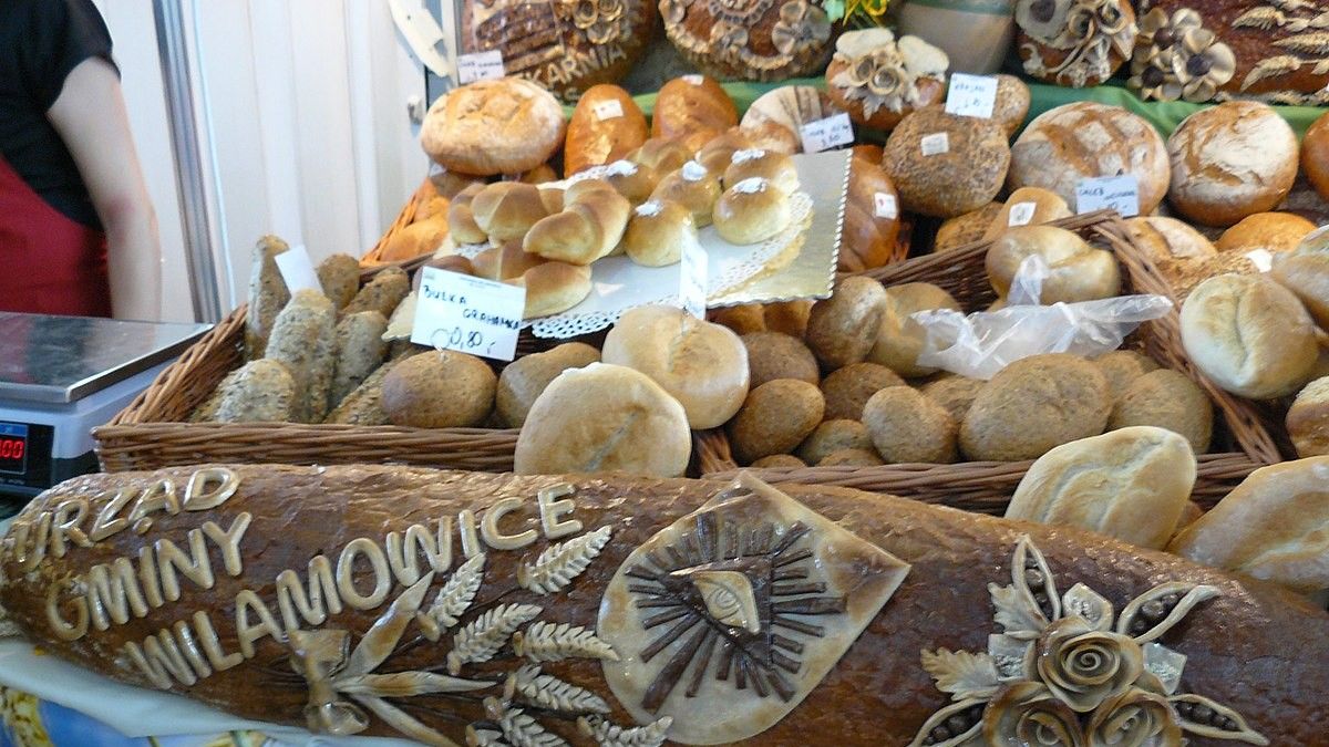 Definitivní konec sahání na pečivo holýma rukama: Supermarkety zavádí novinku, která kompletně mění pravidla hry