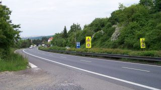 Zbrusu nová dopravní značka: Za neznalost se udělují vysoké pokuty a berou řidičské průkazy