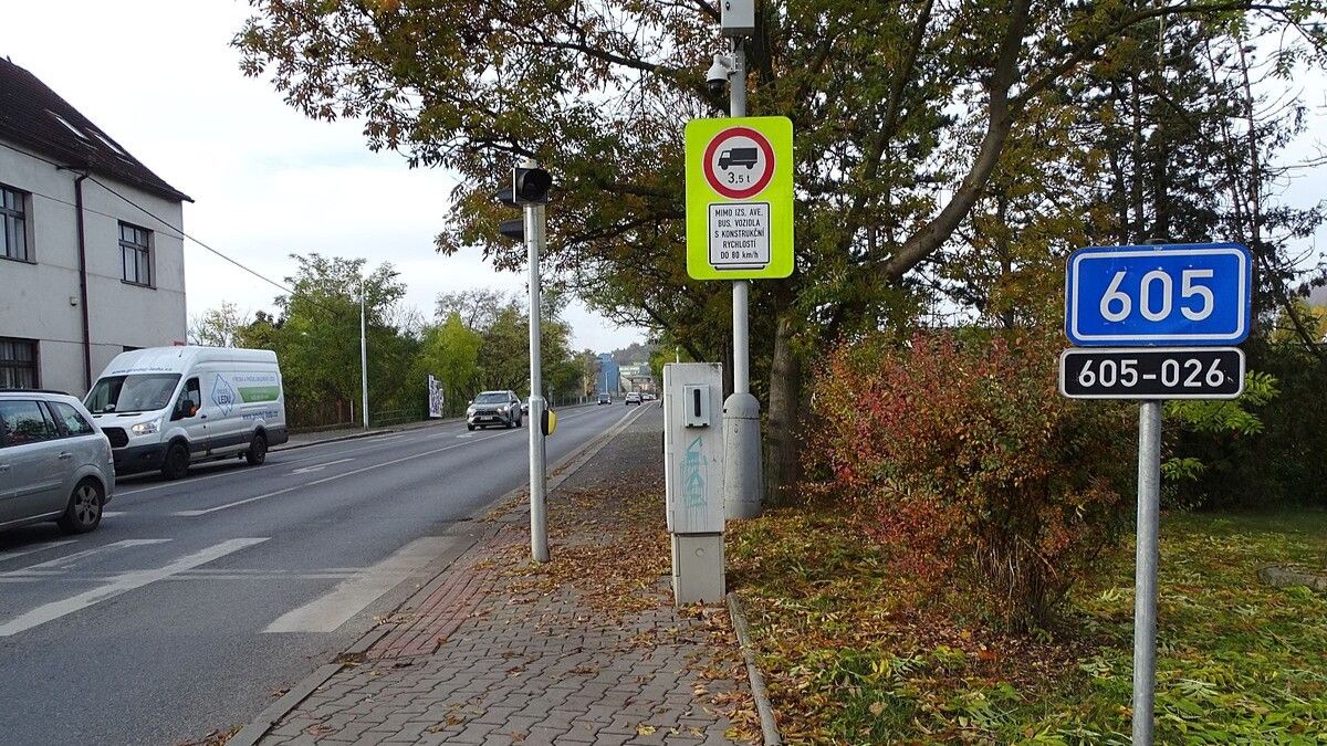 Nové dopravní značky už začaly platit: Jejich význam je pro řidiče stále záhadou. Je nutné je znát včas, než přijde malér