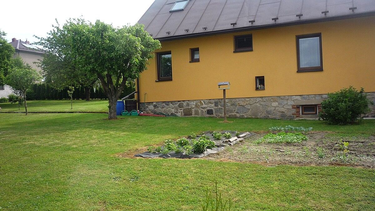 Máte na své zahradě světla? Soused vás nabonzuje a už platíte pokutu. Musíte si dát pozor