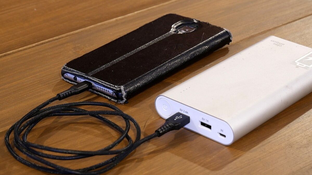 Všechny tyhle powerbanky jsou nepoužitelné. Vyhoďte je, mohou být nebezpečné