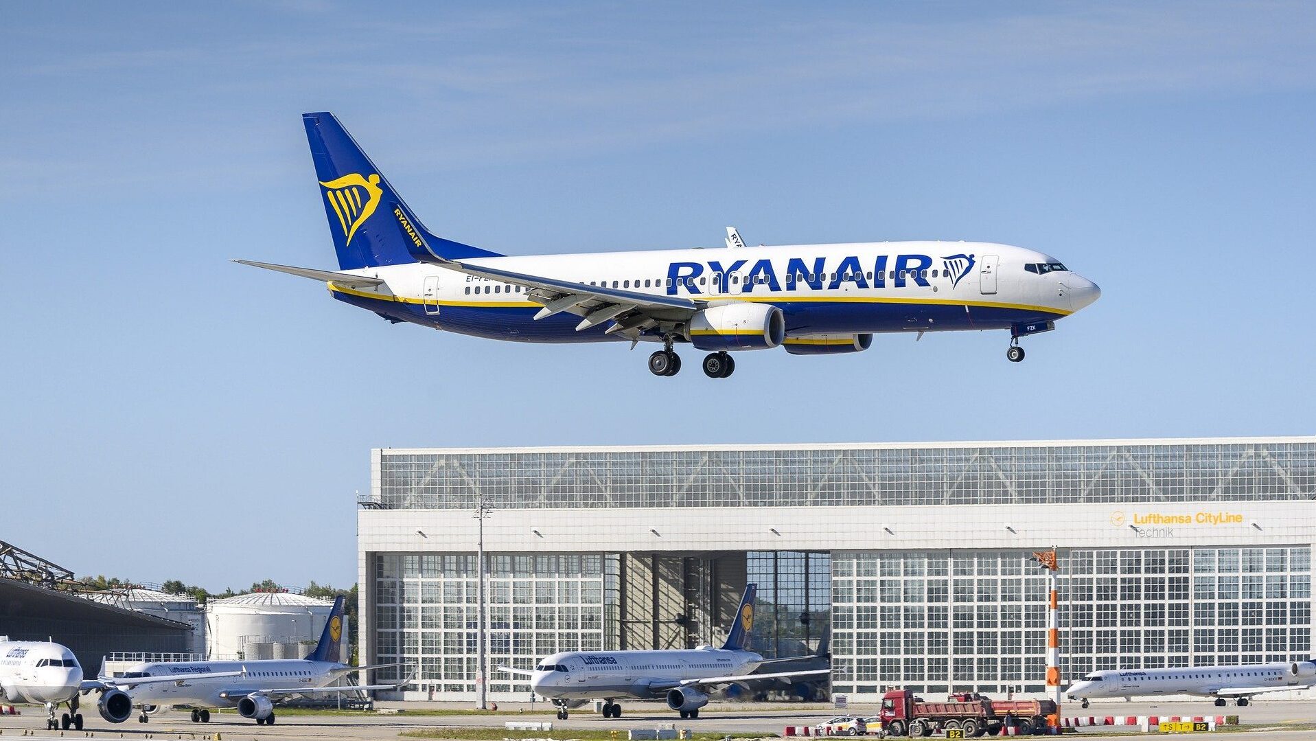 Kdo u sebe nebude mít telefon, ten má zakázáno létat letadlem. Jde o nová pravidla 2 ryanair 5249631 1920 1 edited