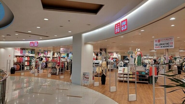 obchodnii rezetezec uniqlo