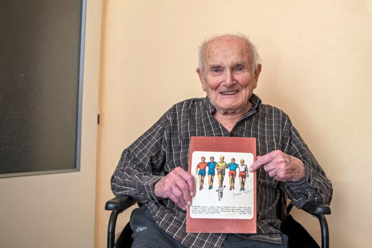 jindra hojer s komiksovym sesitem rychle sipy