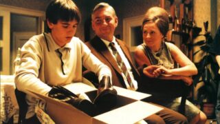 České filmové klasiky podle krátkého popisu. Kdo si vzpomene na všechny, ten na sebe může být právem pyšný