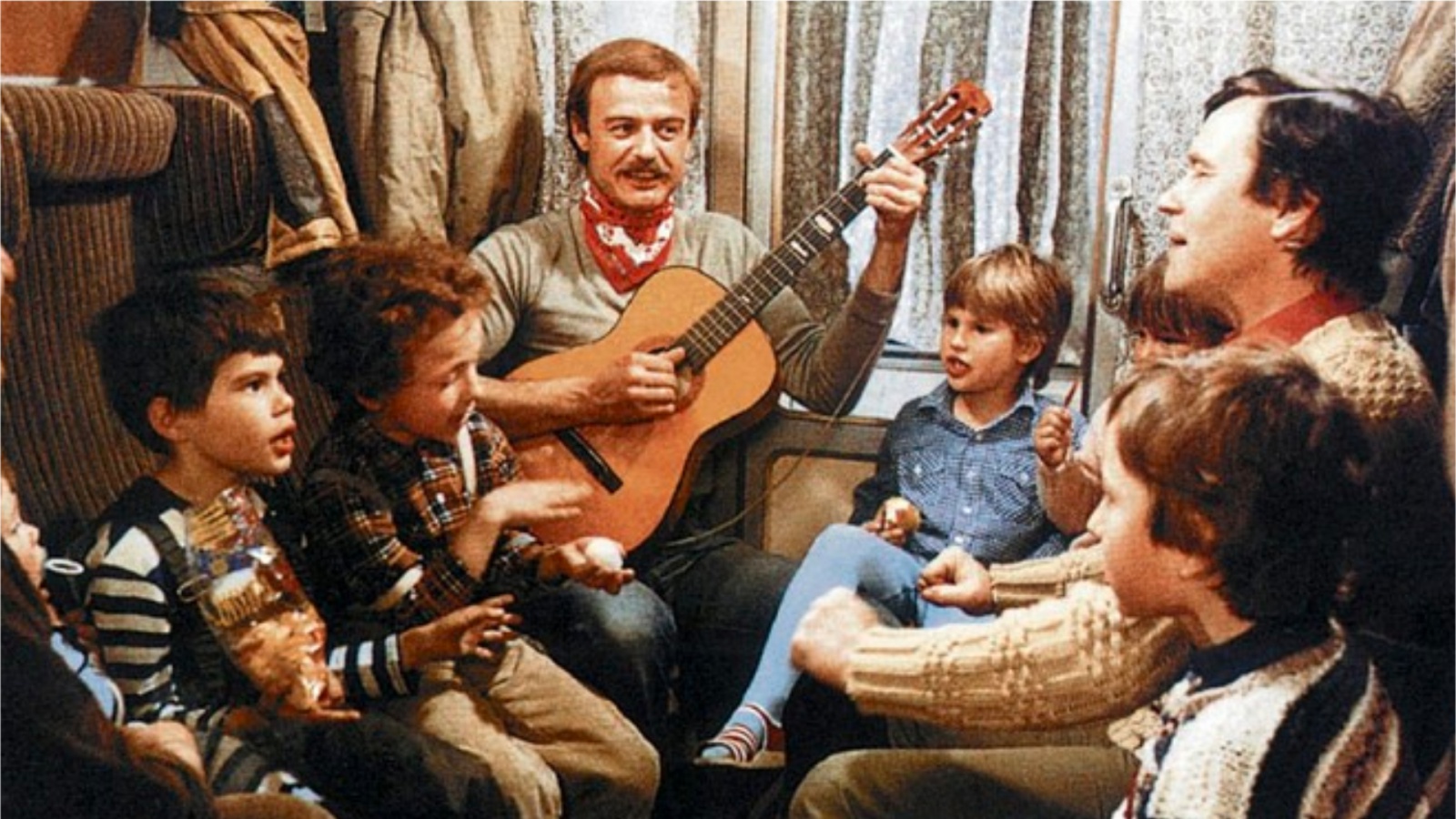 České filmové klasiky, které formovaly celé generace. Kdo je pozná podle děje bez zaváhání, nosí v sobě kus doby, která se nevrátí